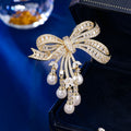 High-end design sense luxury heavy industry light luxury bow brooch natural freshwater pearl corsage versatile coat accessories
