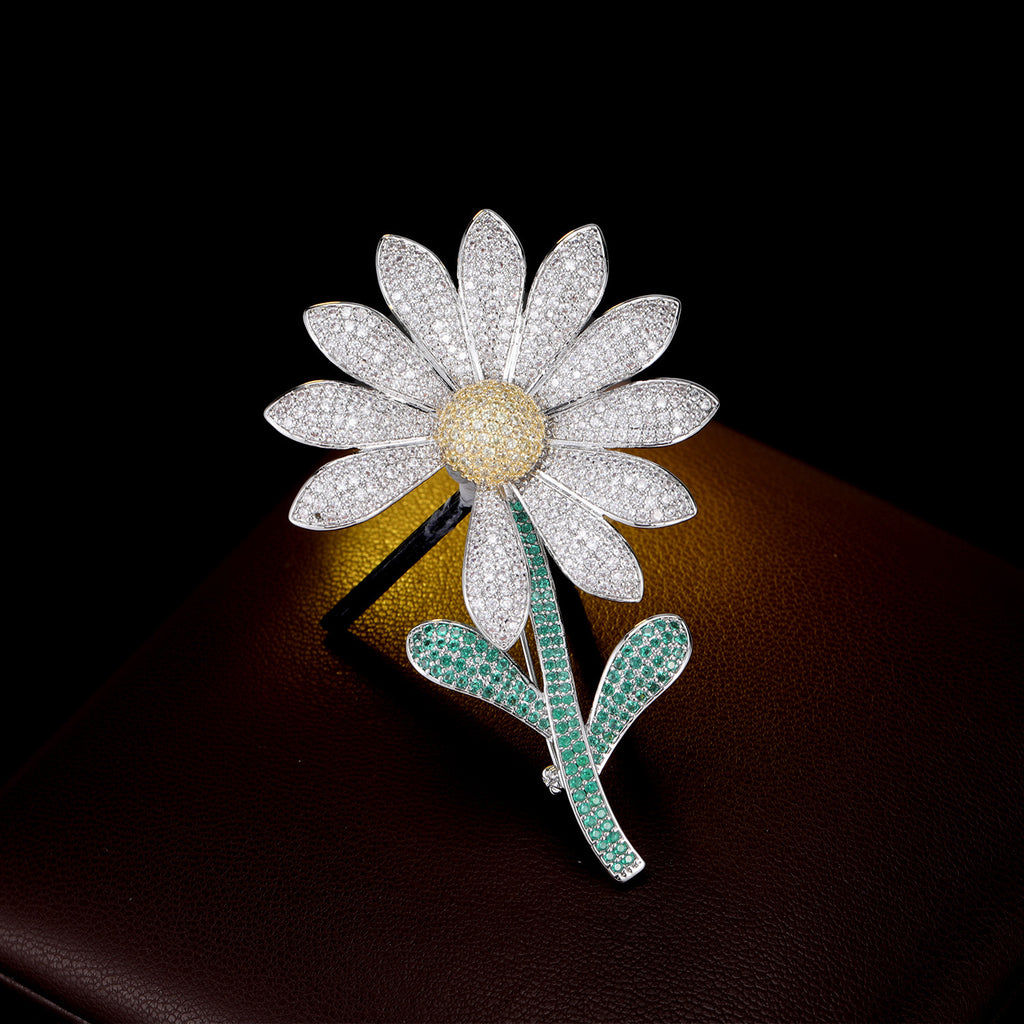Light luxury high-end zircon daisy brooch female sunflower high-end luxury versatile clothes corsage pin accessories