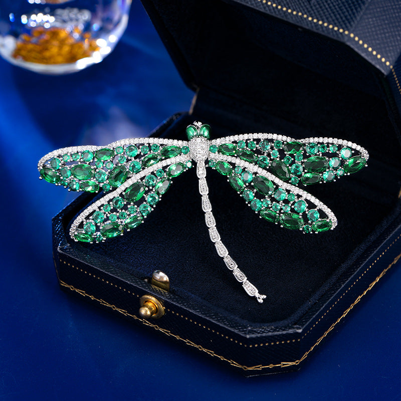 Retro high-end exquisite dragonfly brooch, high-end sense, light luxury creative diamond-encrusted brooch, three-dimensional insect suit, pin woman