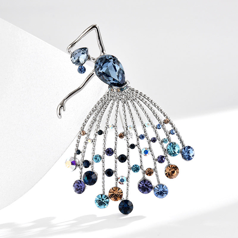 New design sense, elegant temperament, exquisite luxury, sweet and fresh dancer brooch, anti-light accessories, one piece of hair generation