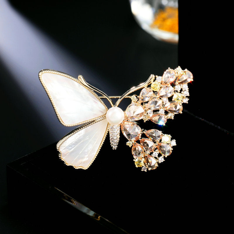 Natural Mother Shell Freshwater Pearl Butterfly Crystal Brooch High-end Design Brooch Elegant Suit Fashion Accessories