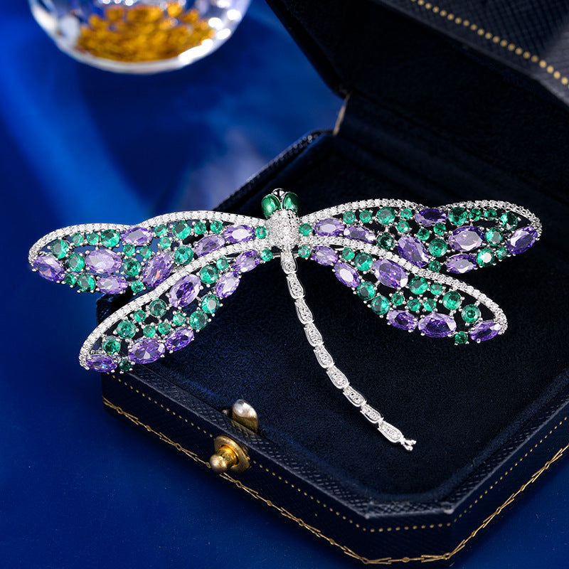 Retro high-end exquisite dragonfly brooch, high-end sense, light luxury creative diamond-encrusted brooch, three-dimensional insect suit, pin woman