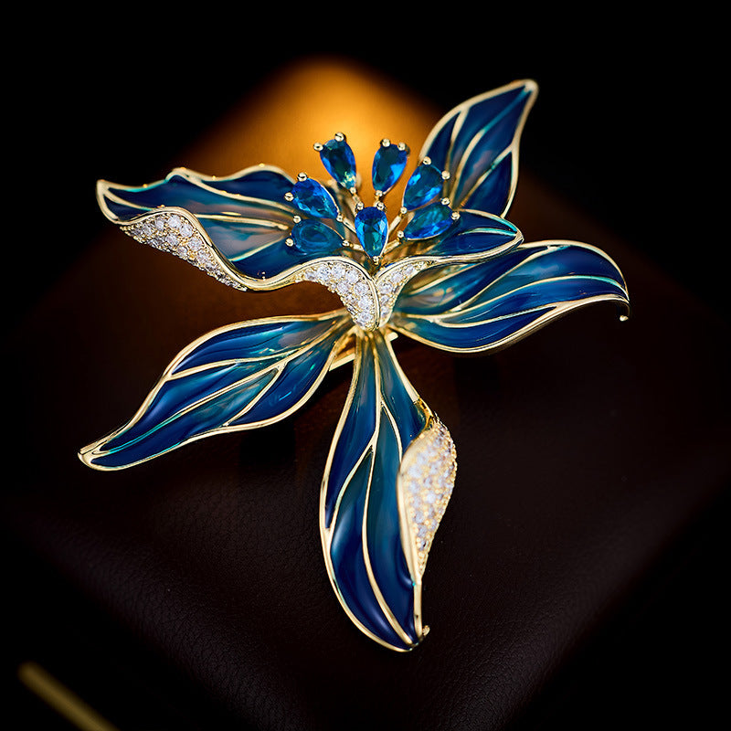 High-end women's exquisite corsage niche design sense pin suit coat decoration French iris brooch